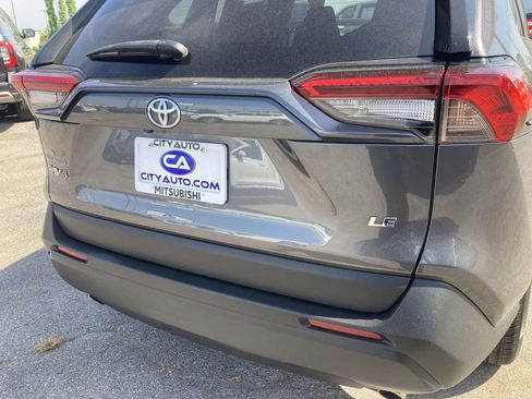Used 2022 Toyota RAV4 LE FWD image 10
