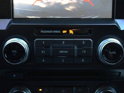 Used 2015 Ford F150 Lariat w/ Equipment Group 502A Luxury image 22