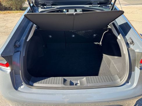 Used 2025 Toyota Prius LE image 25