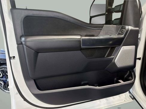 Used 2025 Ford F450 Platinum image 16