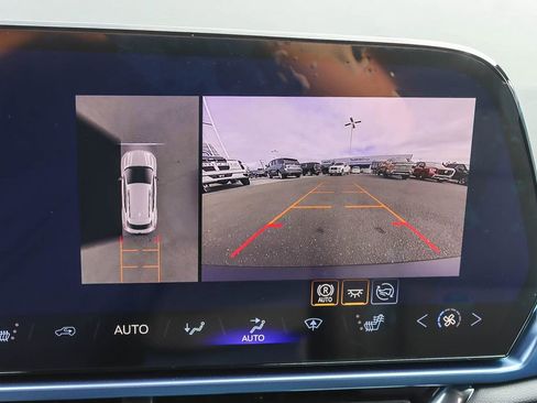 Used 2026 Chevrolet Equinox EV LT image 22