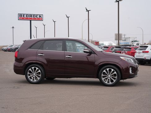 Used 2014 Kia Sorento SX w/ 3rd Row Package image 2