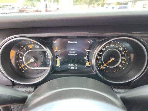 Certified 2021 Jeep Wrangler Unlimited Sahara AWD/4WD image 33