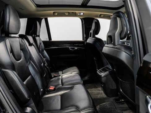 Used 2017 Volvo XC90 T6 Momentum w/ Vision Package image 41