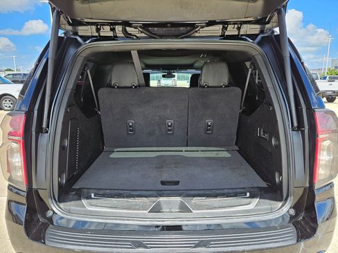 Used 2022 Chevrolet Suburban Z71 w/ Z71 Off-Road Package AWD/4WD image 38