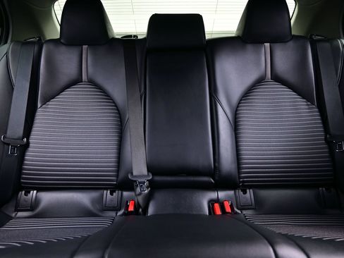 Used 2024 Toyota Camry SE FWD image 16