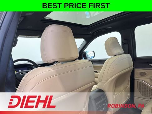 New 2026 Jeep Grand Cherokee Limited w/ Luxury Tech Group II AWD/4WD image 19