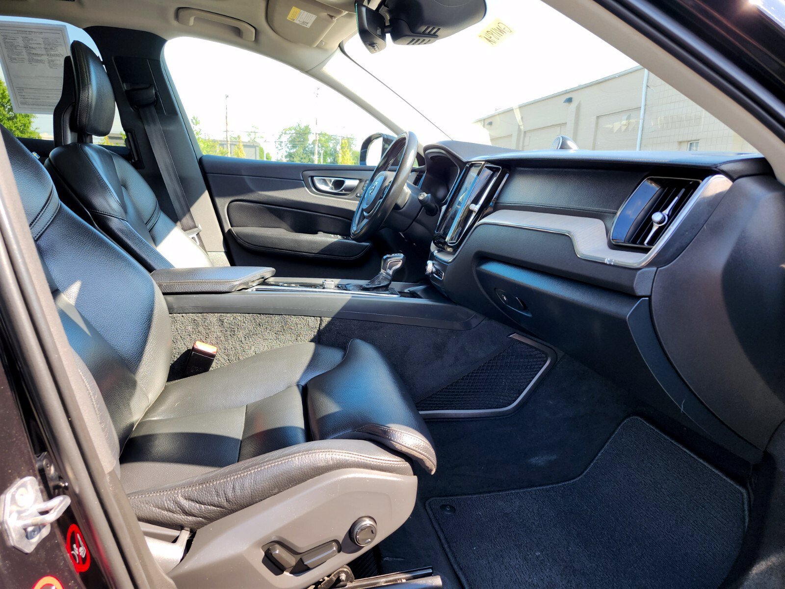 Used 2018 Volvo XC60 T6 Inscription w/ Convenience Package AWD/4WD image 11