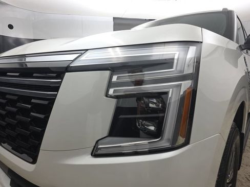 New 2026 Nissan Armada SL w/ Captain's Chari Seat Package AWD/4WD image 10