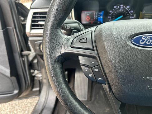 Used 2019 Ford Fusion SE FWD image 18