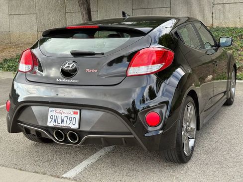 Used 2015 Hyundai Veloster Turbo FWD image 14