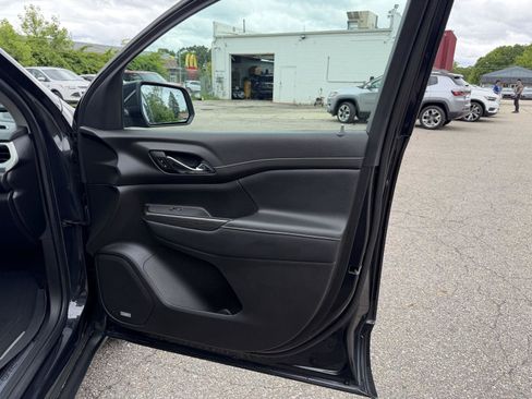 Used 2020 GMC Acadia SLT w/ LPO, Floor Liner Package AWD/4WD image 28