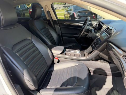 Used 2020 Ford Fusion SEL FWD image 19