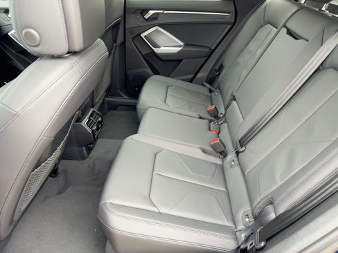 New 2025 Audi Q3 2.0T Premium image 15