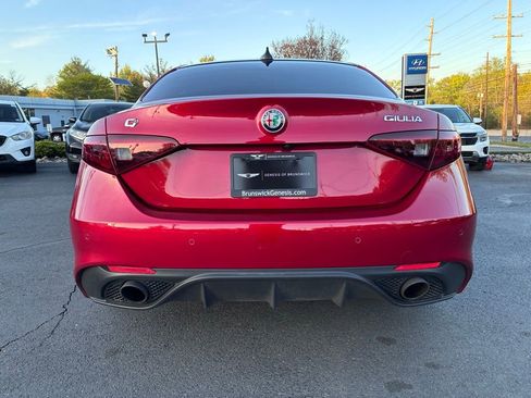 Used 2022 Alfa Romeo Giulia Veloce AWD/4WD image 6
