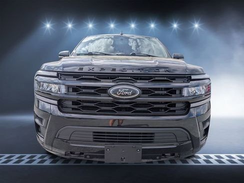 Used 2022 Ford Expedition Limited AWD/4WD image 8