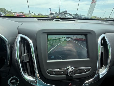 Used 2018 Chevrolet Equinox LT FWD image 9