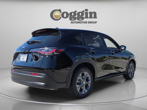 New 2026 Honda HR-V LX image 5