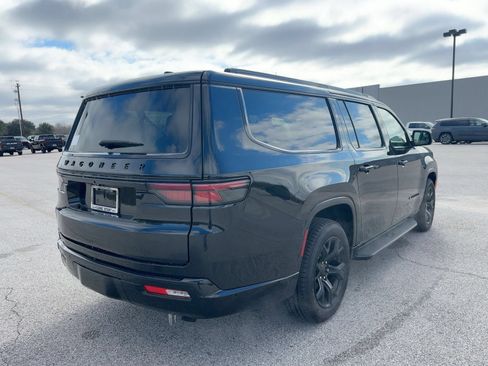 New 2025 Jeep Wagoneer L Series II w/ Convenience Group I AWD/4WD image 5