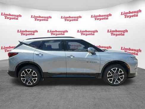 Used 2023 Chevrolet Blazer RS w/ Enhanced Convenience Package FWD image 2