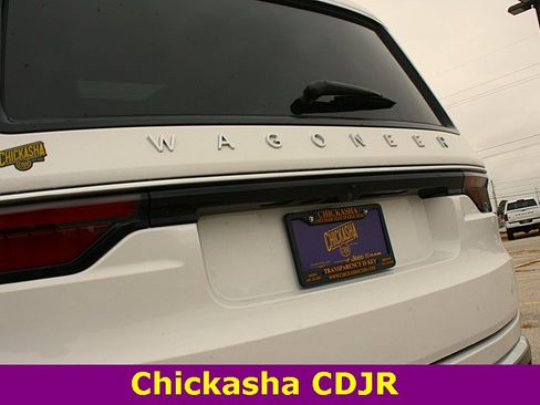 Used 2024 Jeep Wagoneer L Base w/ Premium Group I image 22
