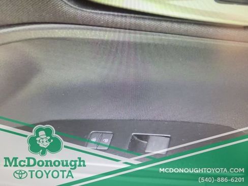 Used 2025 Toyota Camry LE FWD image 5