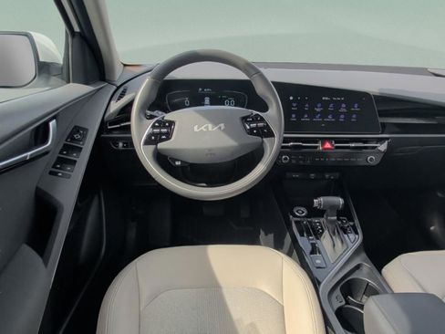 Used 2023 Kia Niro EX FWD image 27