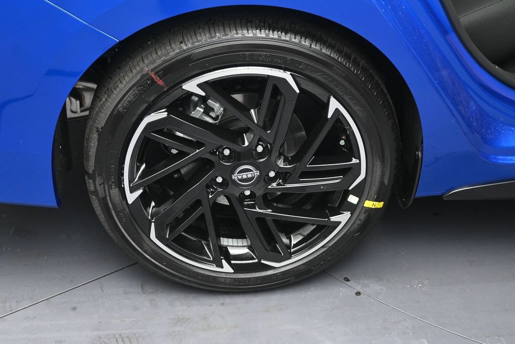 New 2026 Nissan Sentra SR w/ Floor Mat Package FWD image 5
