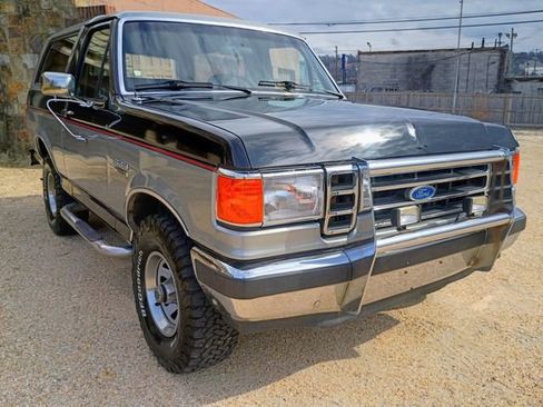 Used 1990 Ford Bronco image 2