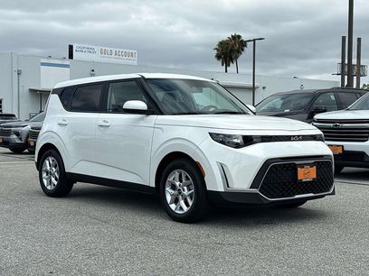 Used 2025 Kia Soul LX w/ LX Technology Package