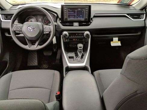 Used 2020 Toyota RAV4 LE image 15