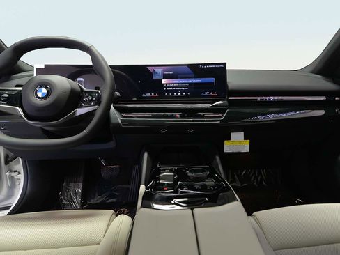 New 2026 BMW 530i image 13