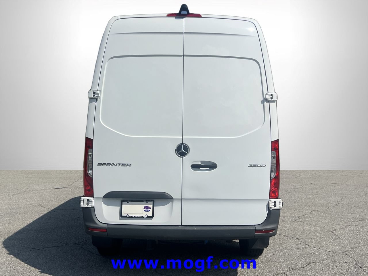 Used 2025 Mercedes-Benz Sprinter 2500 image 23