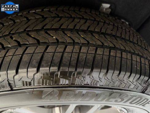 Used 2025 GMC Acadia Elevation image 10