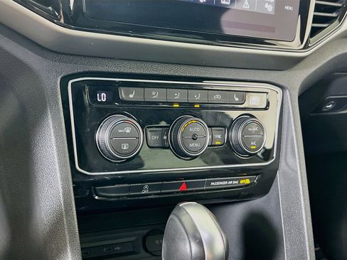 Used 2023 Volkswagen Atlas Cross Sport SE image 15