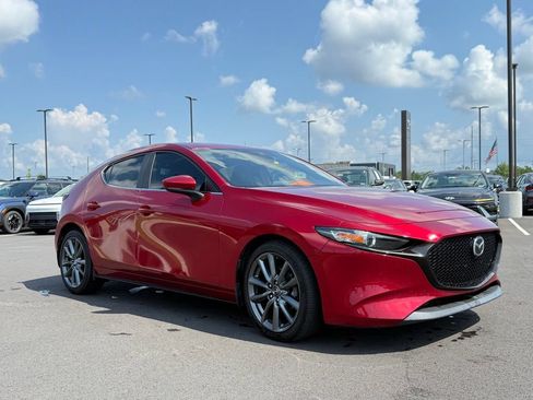 Used 2019 MAZDA MAZDA3 Hatchback FWD image 3