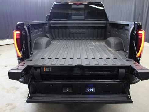 Used 2025 GMC Sierra 2500 AT4X AWD/4WD image 50