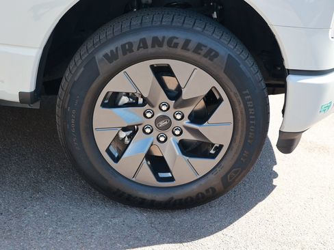 Used 2024 Ford F150 Lightning Flash AWD/4WD image 10