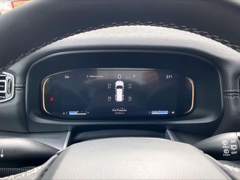 Certified 2025 Jeep Wagoneer 4WD image 24