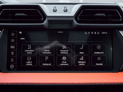 Used 2025 Lamborghini Urus SE image 74