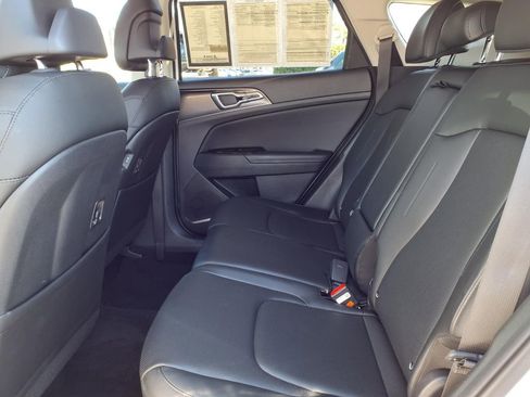 Certified 2025 Kia Sportage EX image 11