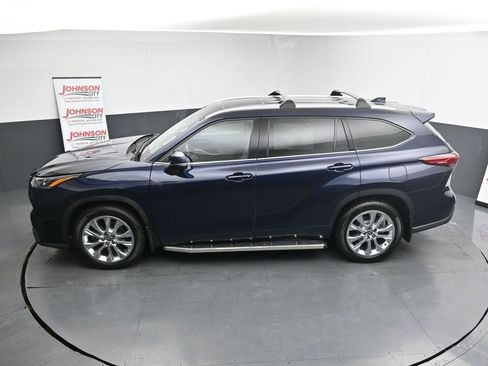 Used 2022 Toyota Highlander Limited image 32