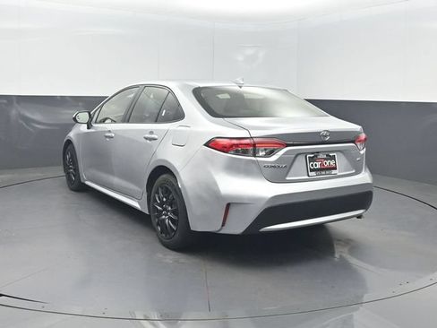 Used 2022 Toyota Corolla LE FWD image 28
