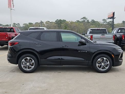 Used 2025 Chevrolet Blazer LT AWD/4WD image 8