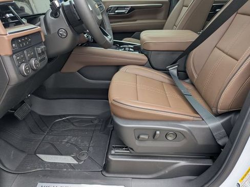 New 2026 Chevrolet Suburban High Country AWD/4WD image 11