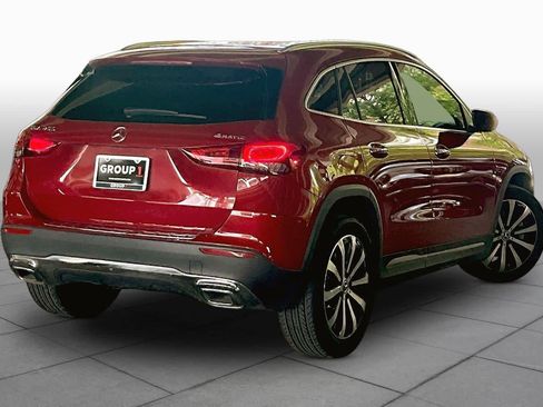 Used 2021 Mercedes-Benz GLA 250 4MATIC w/ Premium Package image 12