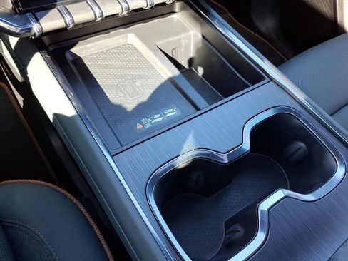 Used 2025 GMC Acadia AT4 w/ Luxury Package image 24