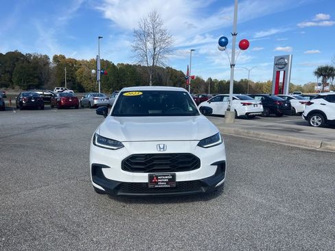 Used 2023 Honda HR-V Sport image 2