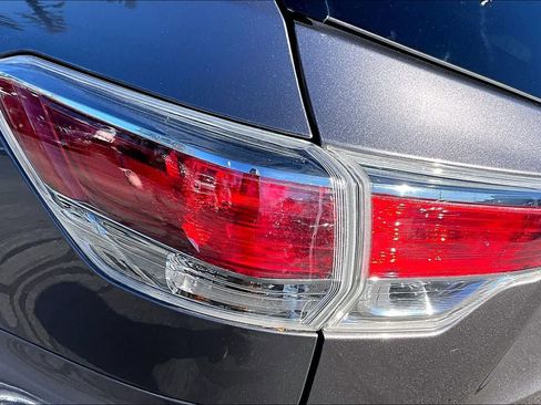 Used 2015 Toyota Highlander Limited Platinum image 27