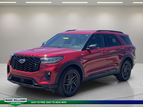 Used 2025 Ford Explorer ST-Line w/ ST-Line Street Pack AWD/4WD image 7